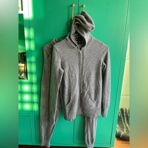 Bloomingdale’s Gray Women's Track sweatpants & zip Hoodie Cashmere Set